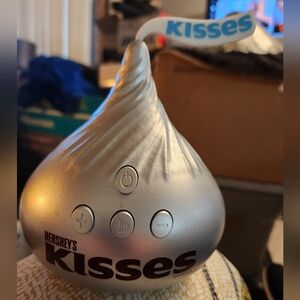 Hershey's Kisses Silver Bluetooth Speaker